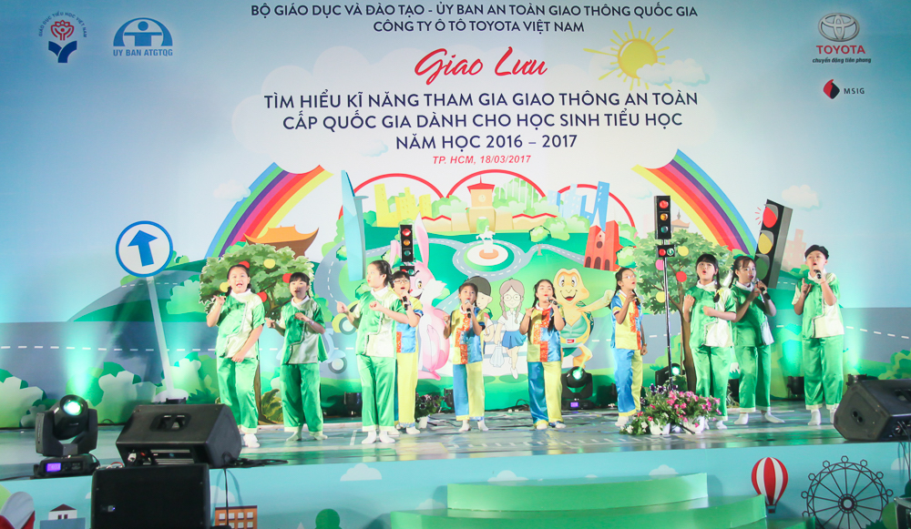 Giao[-]lưu[-]tìm[-]hiểu[-]kĩ[-]năng[-]tham[-]gia[-]giao[-]thông[-]an[-]toàn[-]dành[-]cho[-]học[-]sinh[-]tiểu[-]học[-]cấp[-]Quốc[-]gia[-]